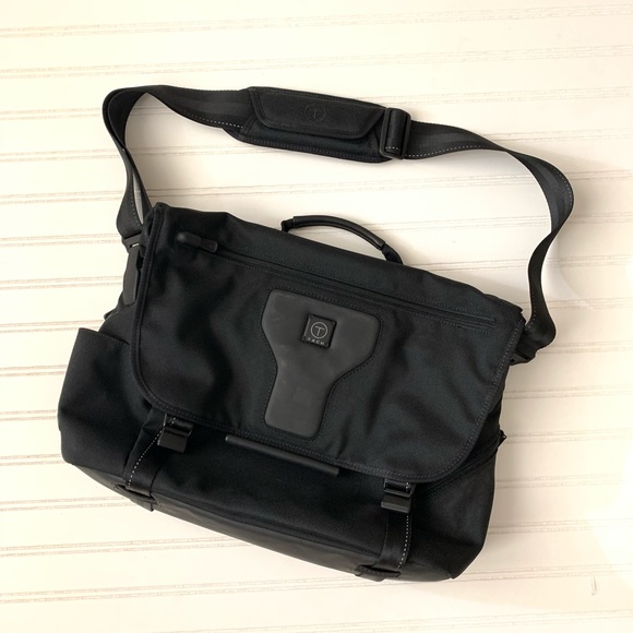 tumi tech laptop bag